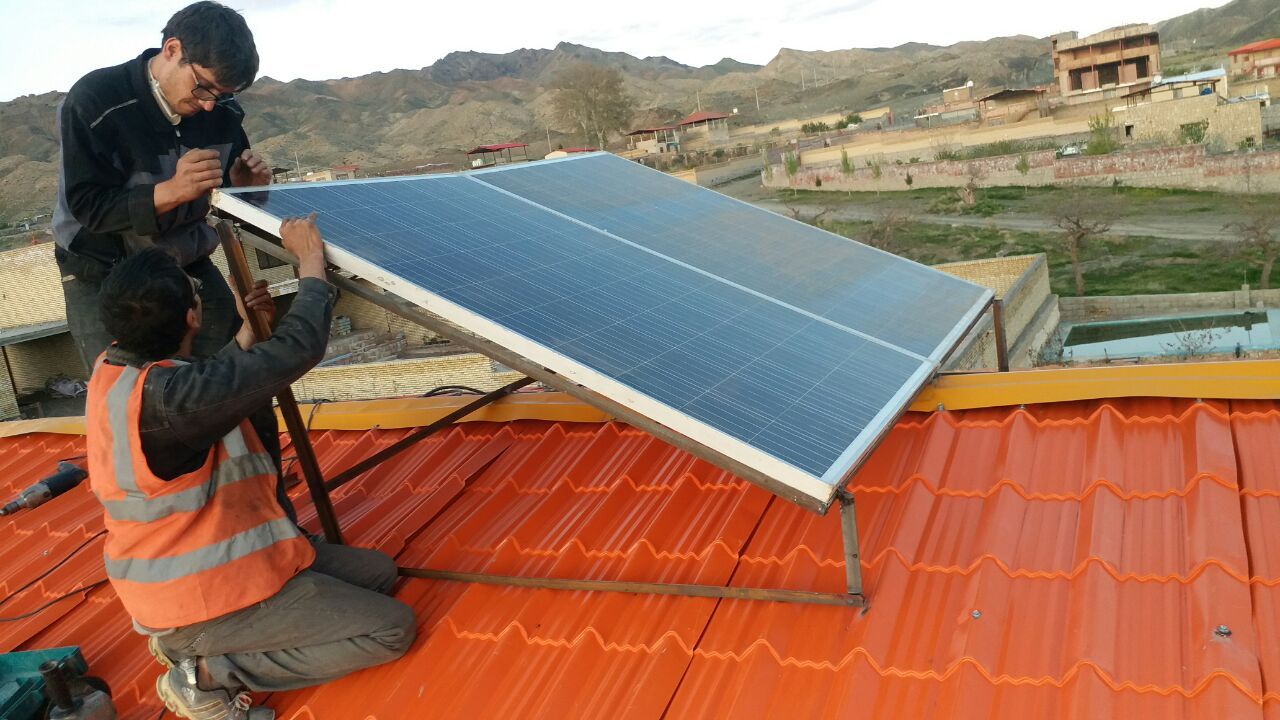 سیستم برق خورشیدی برای دوربین دزدگیر و پمپ آب در سبزوار